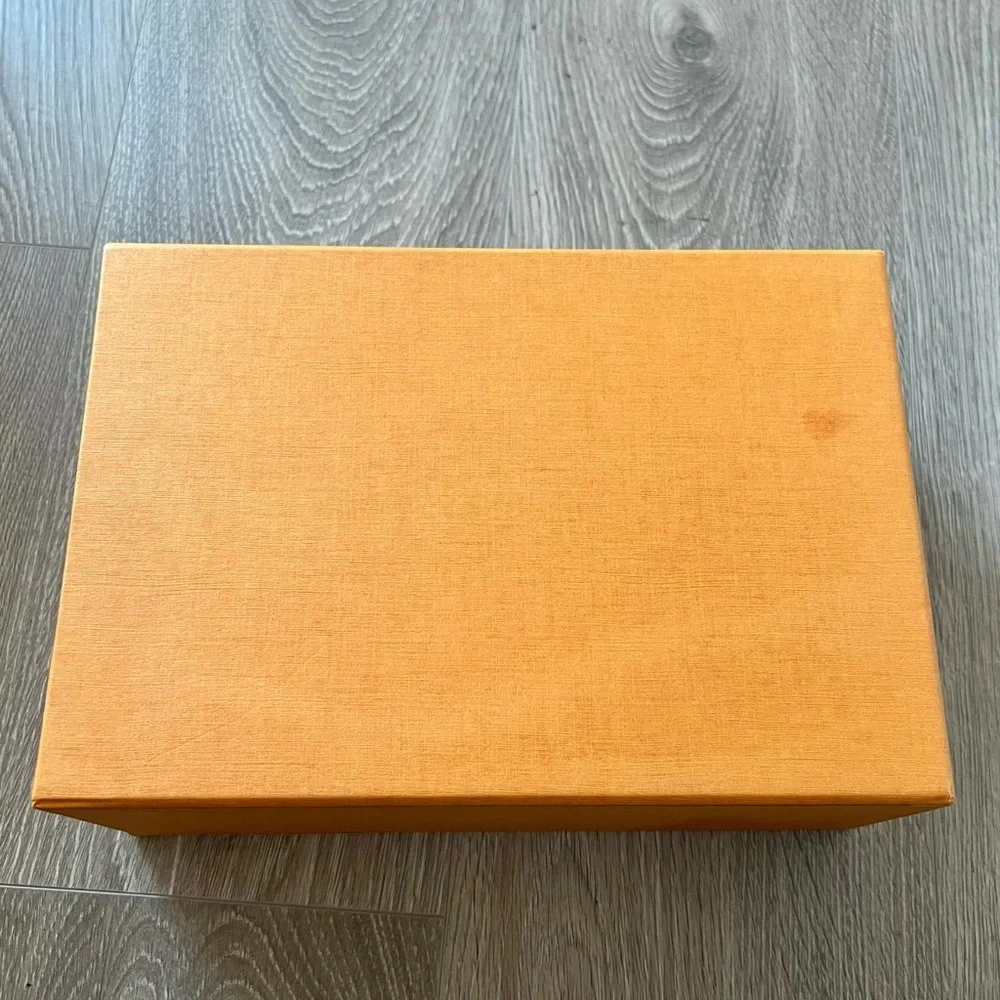 Louis Vuitton Box (BB21)